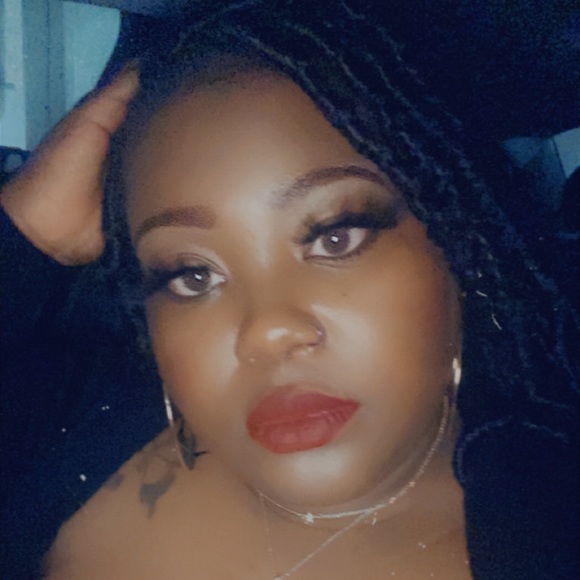 Meet your Posher, Janiel - Picture 1 of 1